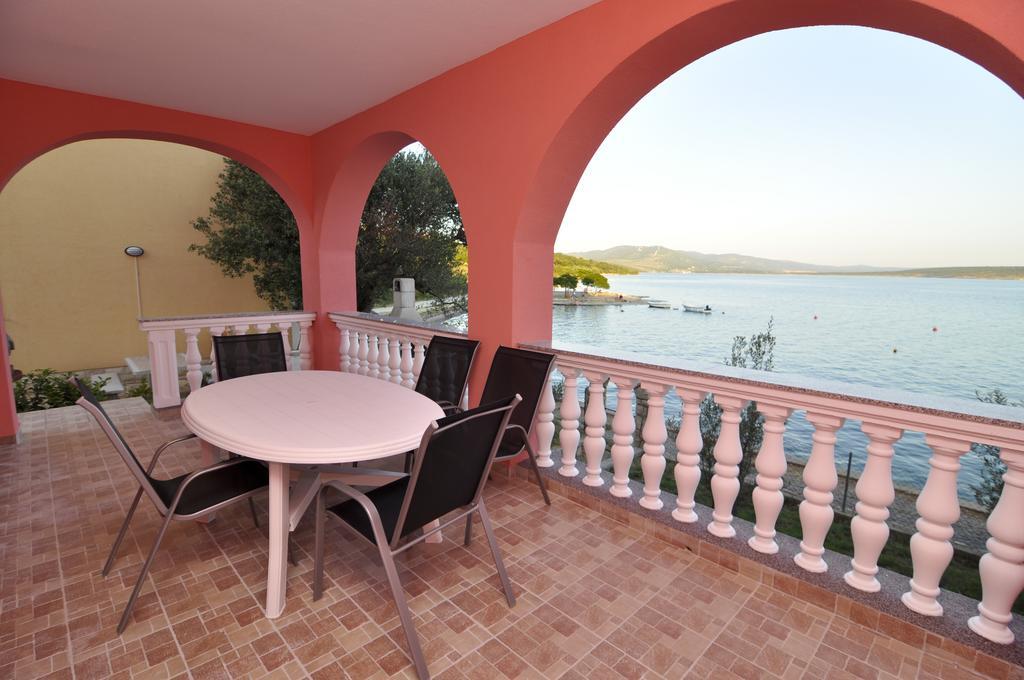 Apartments Marija - Maslenica - First Line To The Sea Zimmer foto