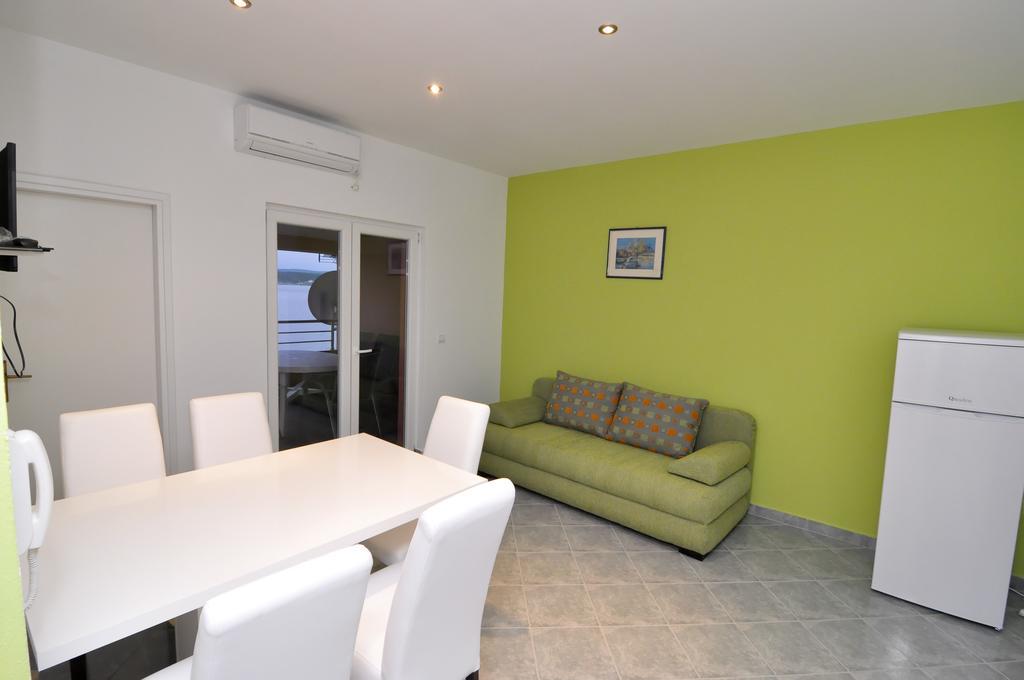 Apartments Marija - Maslenica - First Line To The Sea Exterior foto