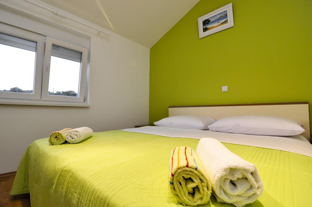 Apartments Marija - Maslenica - First Line To The Sea Exterior foto