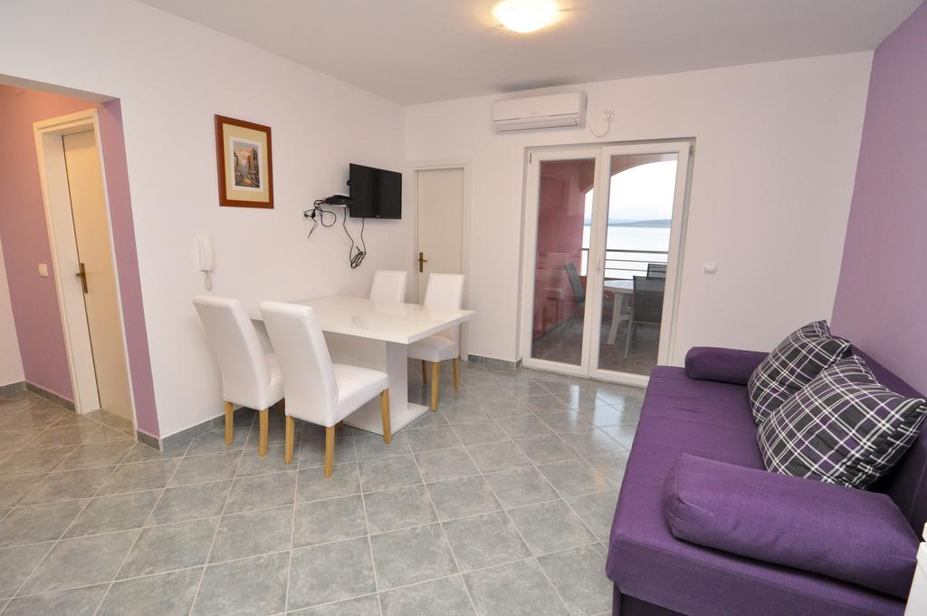Apartments Marija - Maslenica - First Line To The Sea Exterior foto