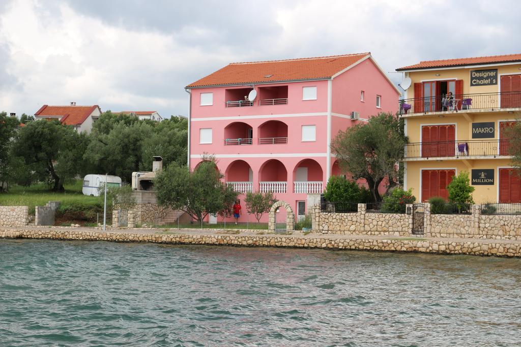 Apartments Marija - Maslenica - First Line To The Sea Exterior foto