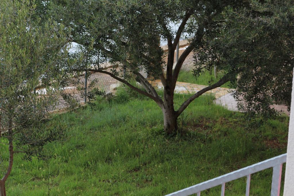 Apartments Marija - Maslenica - First Line To The Sea Exterior foto