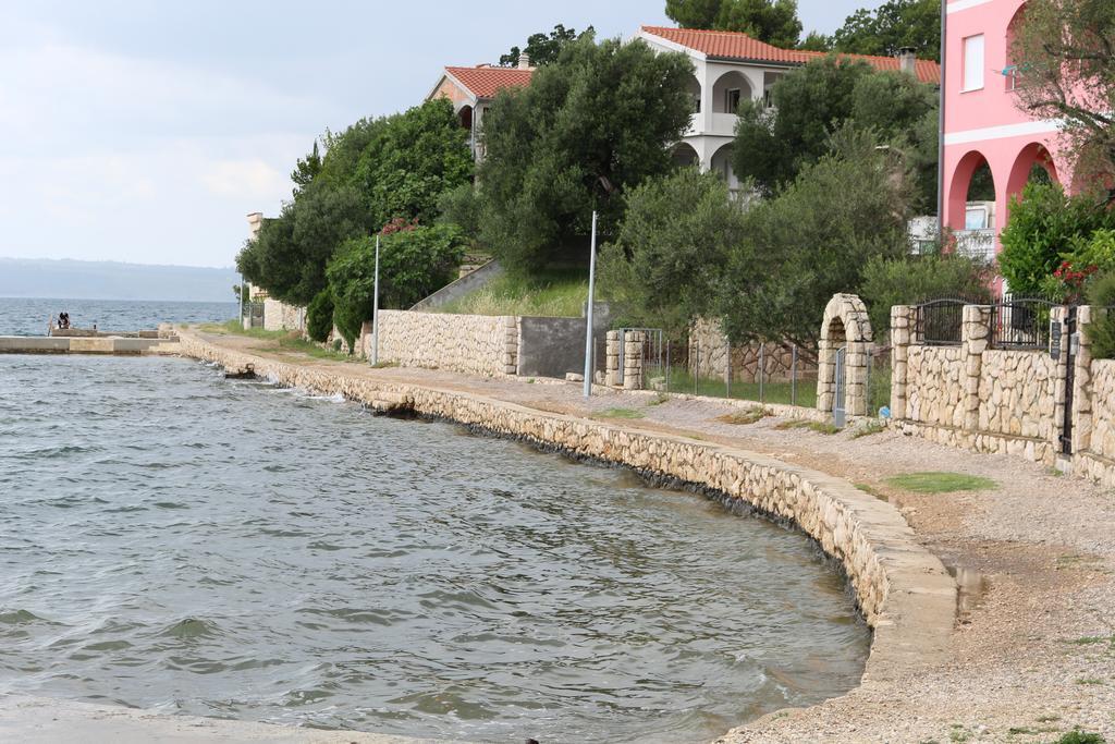 Apartments Marija - Maslenica - First Line To The Sea Exterior foto