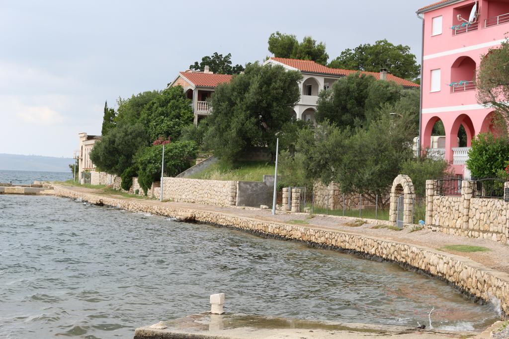 Apartments Marija - Maslenica - First Line To The Sea Exterior foto