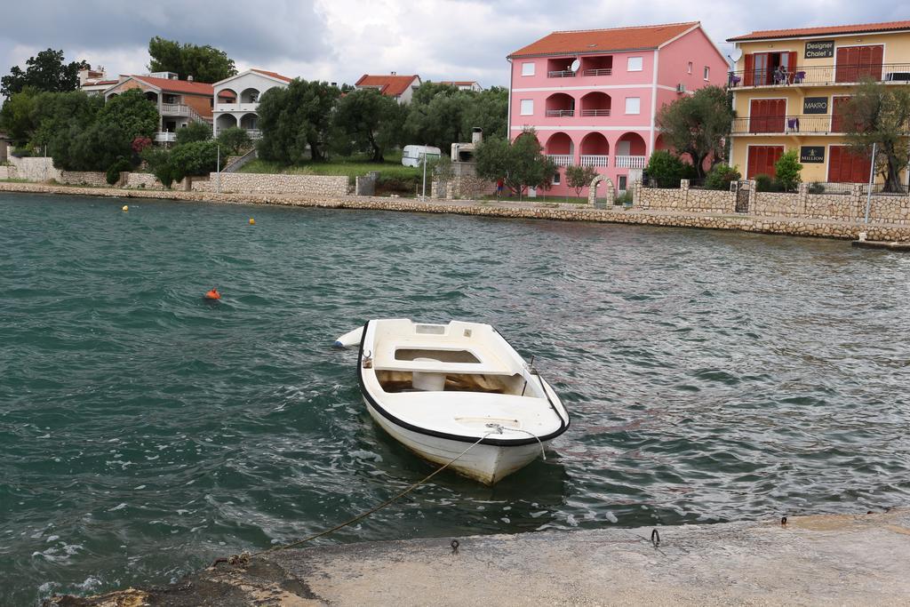 Apartments Marija - Maslenica - First Line To The Sea Exterior foto