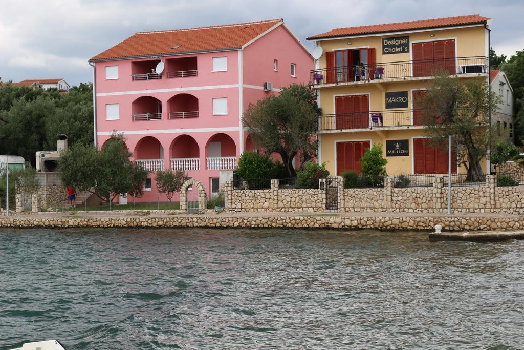 Apartments Marija - Maslenica - First Line To The Sea Exterior foto