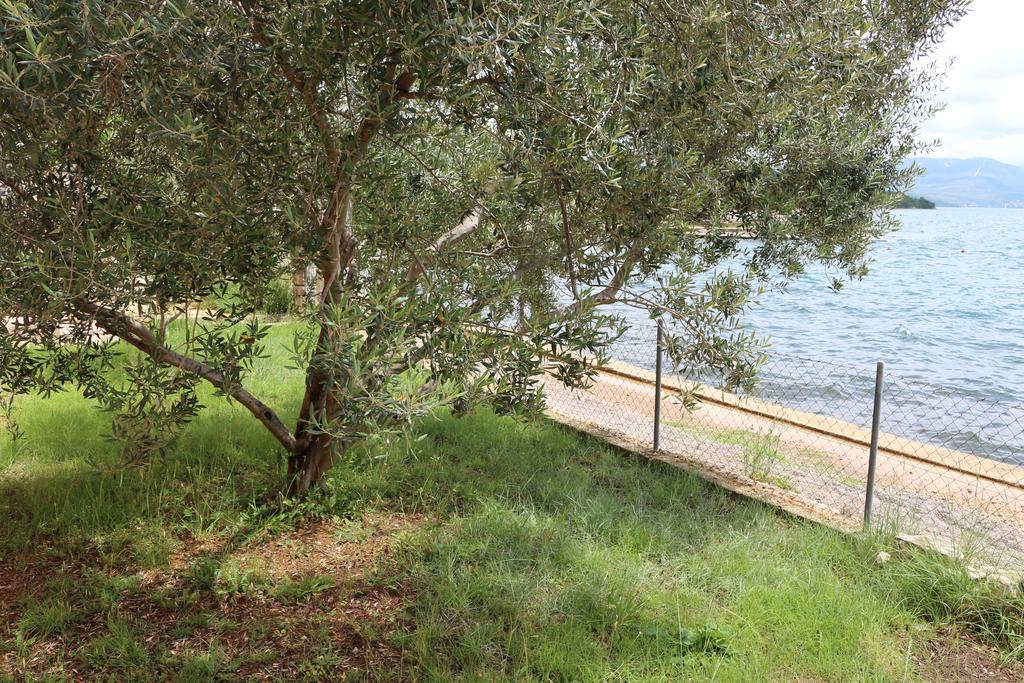 Apartments Marija - Maslenica - First Line To The Sea Exterior foto