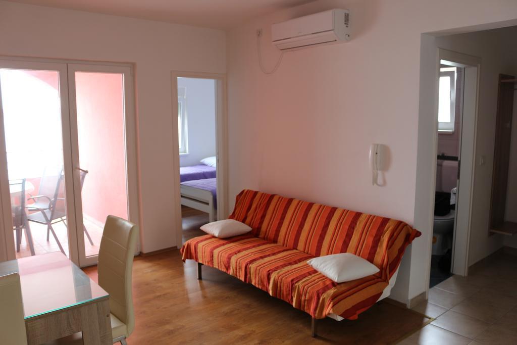 Apartments Marija - Maslenica - First Line To The Sea Exterior foto