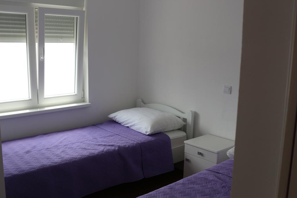 Apartments Marija - Maslenica - First Line To The Sea Exterior foto
