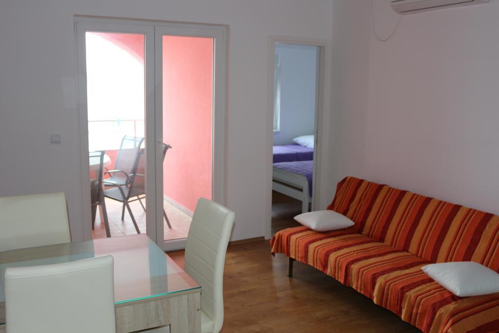 Apartments Marija - Maslenica - First Line To The Sea Exterior foto