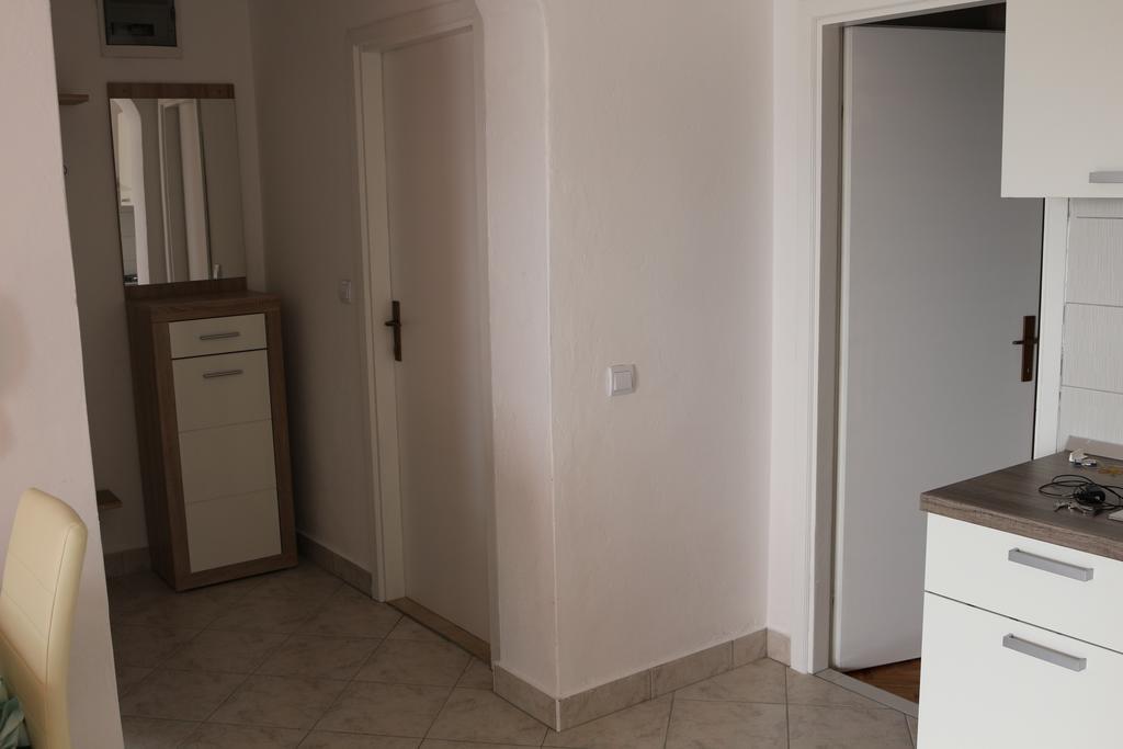 Apartments Marija - Maslenica - First Line To The Sea Exterior foto
