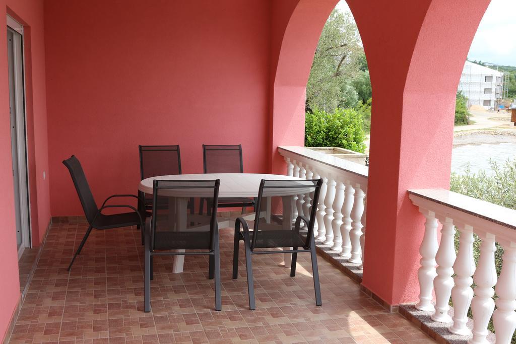 Apartments Marija - Maslenica - First Line To The Sea Exterior foto